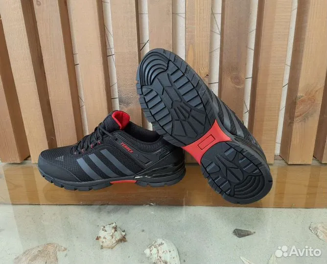 Кроссовки Adidas р-ры 38-41 артикул 266 чер/кра