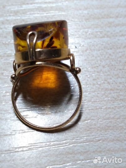 Золотое кольцо с янтарем СССР