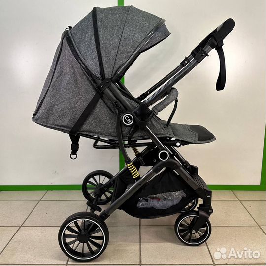 Коляска прогулочная с перекидной ручкой новая