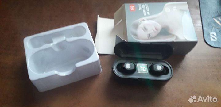 Блютуз наушники с кейсом PowerBank