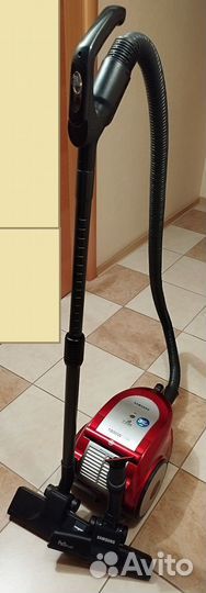 Пылесос б/у 1800 вт Samsung SC6570