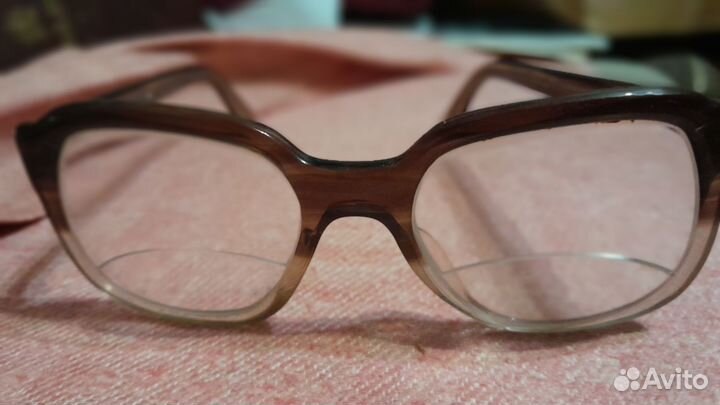 Очки-бифокалы