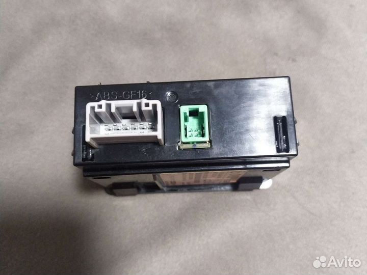 Блок USB/AUX для Mazda D09H-669U0