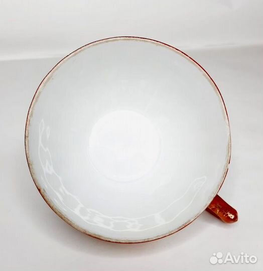 Старая чайная чашка 