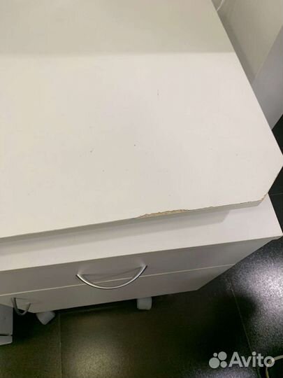 Косметологический столик