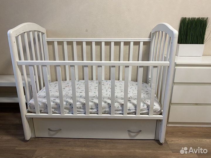 Детская кровать с матрасом