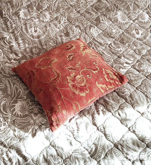 Декоративные наволочки или подушки