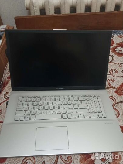 Asus vivobook M712DA