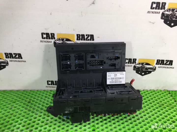 Блок предохранителей передний