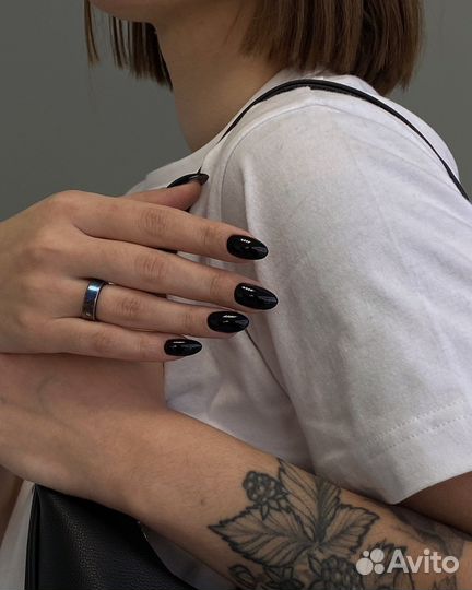 Маникюр с покрытием гель-лаком