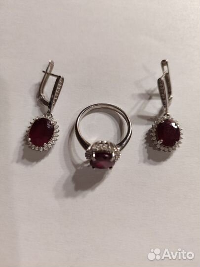 Серебряные серьги и кольцо