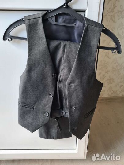 Костюм школьный