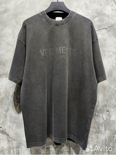 Футболка vetements