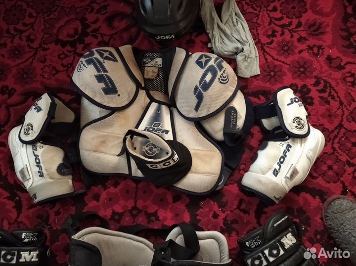 Комплект формы для игры в хоккей с шайбой