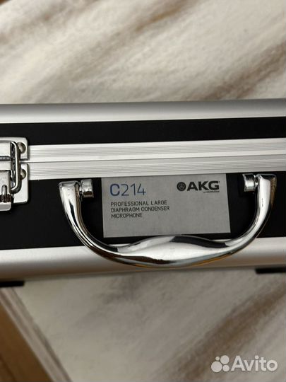 Студийный микрофон AKG C214