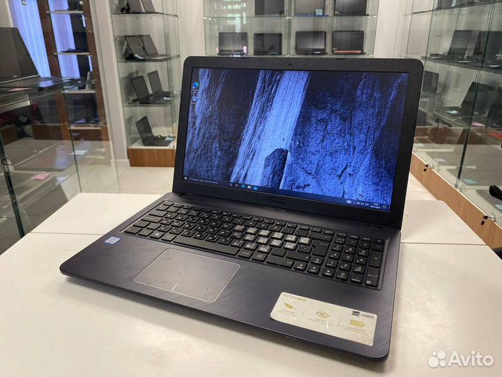 Ноутбук Asus VivoBook 15.6