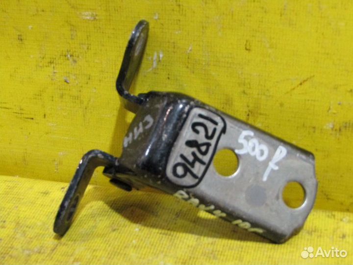 Петля задней двери Toyota RAV-4 06-12 г 94821