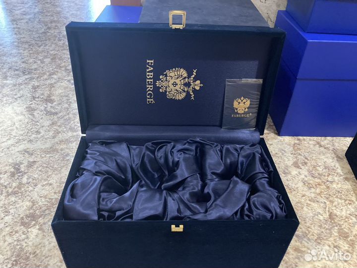 Подарочная коробка упаковка