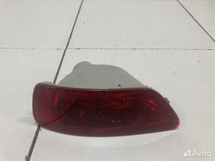 Фонарь задний в бампер правый Jeep Grand Cherokee