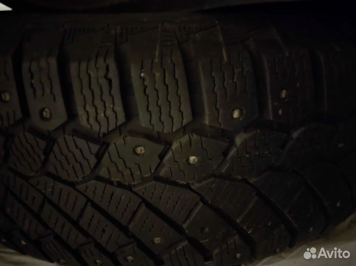 Continental ContiIceContact 4x4 215/70 R16