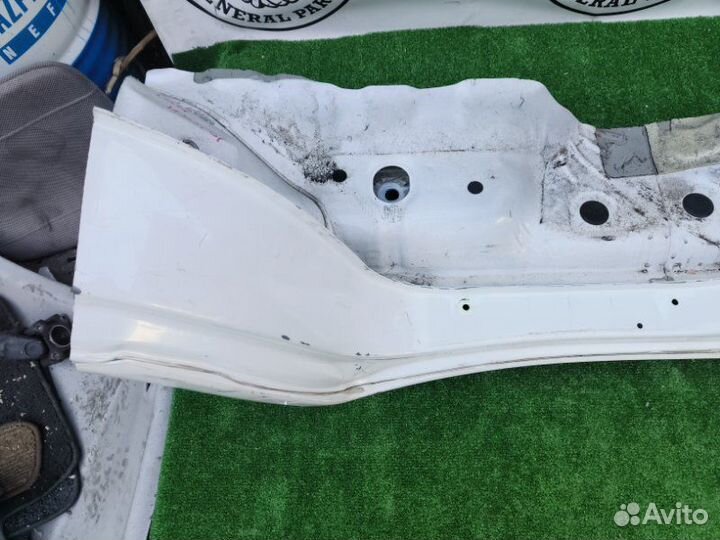 Порог кузова правый Toyota Land Cruiser HDJ101