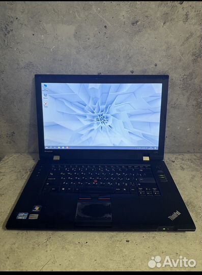 Lenovo thinkpad L520 750Гб HDD / i3-2350M / 4Гб
