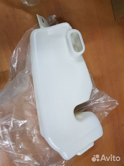 Бачок омывателя Ниссан Рено 289124AA0A