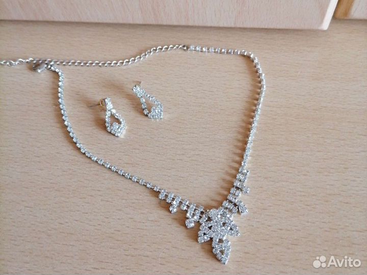 Ожерелье, серьги