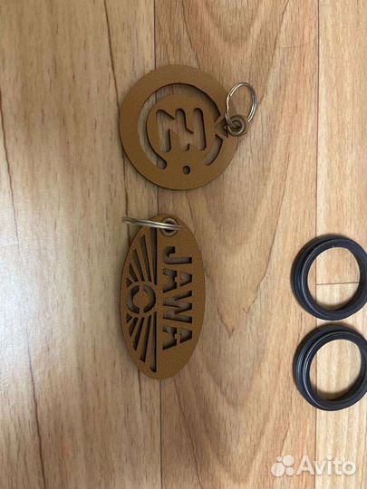 Резинки крепления бака Ява 634 638