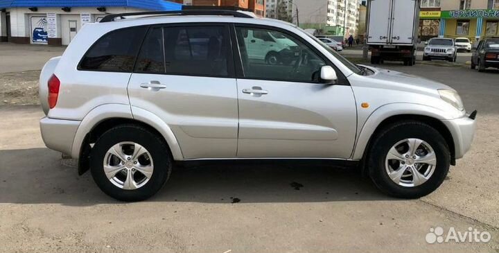 Toyota RAV4 2.0 AT, 2002, битый, 187 000 км