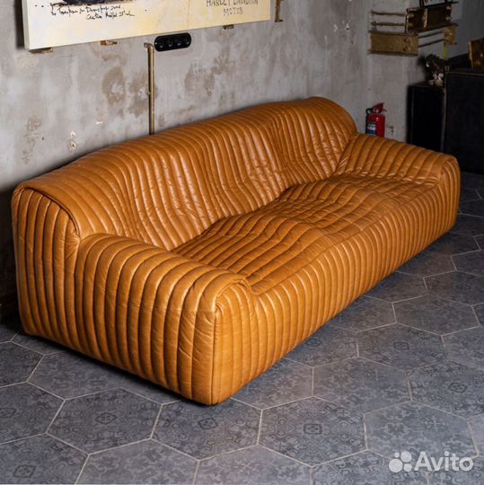 Диван кожаный дизайнерский