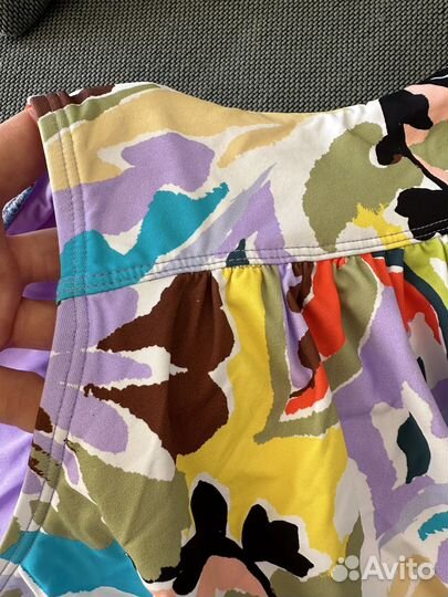 Купальник женский слитный новый M