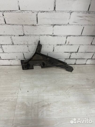 Защита топливного бака левый BMW F10