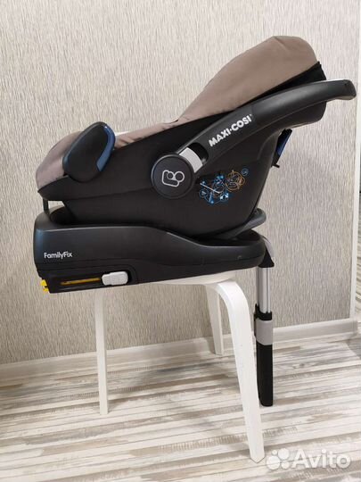 Автолюлька maxi cosi pebble с базой