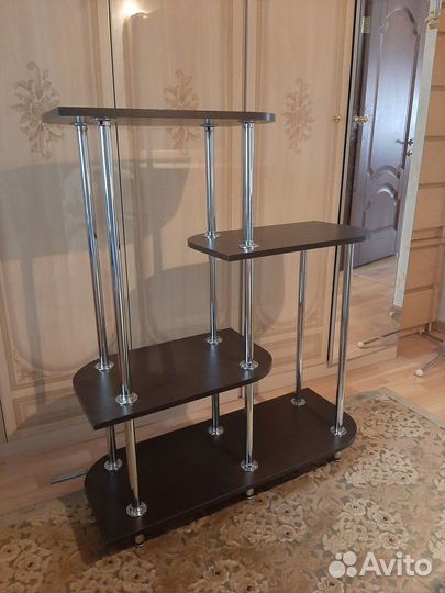 Тумба стеллаж для цветов в офис и в дом