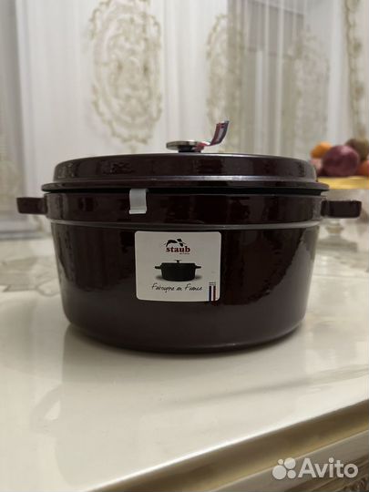 Кастрюля чугунная staub