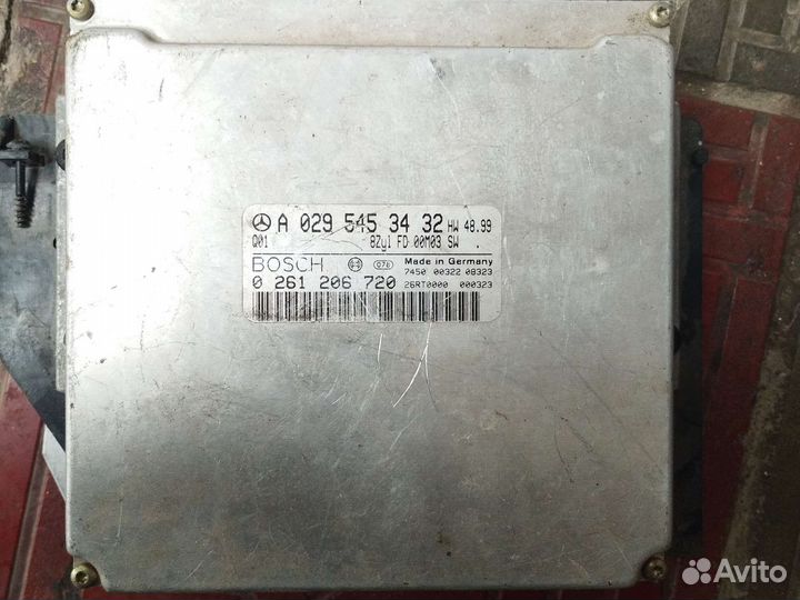 Блок управления двигателем на mercedes 163m 4.3