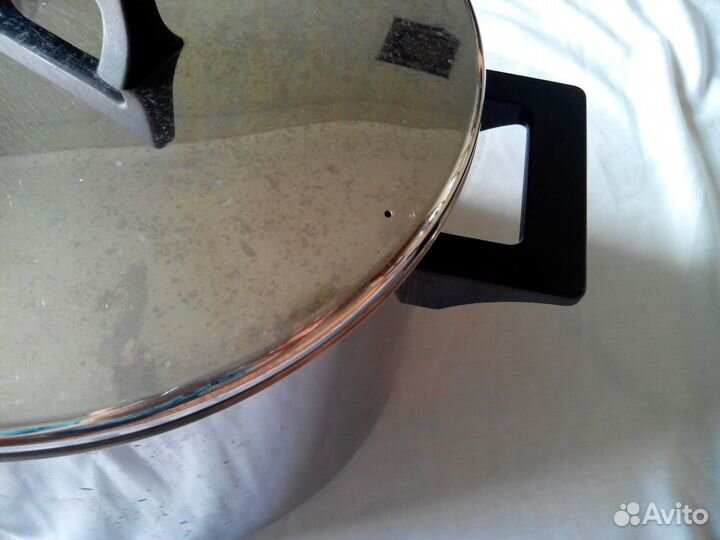 Кастрюля из нержавеющей стали