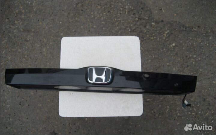 Накладка двери багажника Honda Fit кузов - GE6