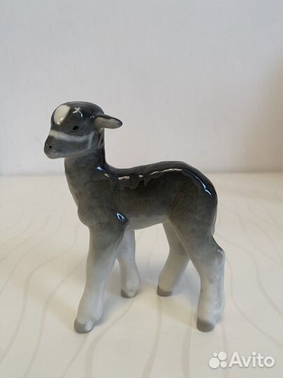 Фарфоровые статуэтки СССР кони, зебры, козлик