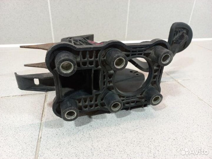 Педаль тормоза Renault Laguna 3