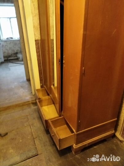 Шкаф бу советский