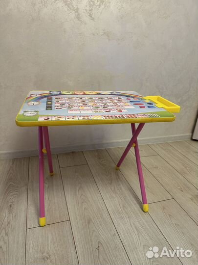 Детский стол для рисования