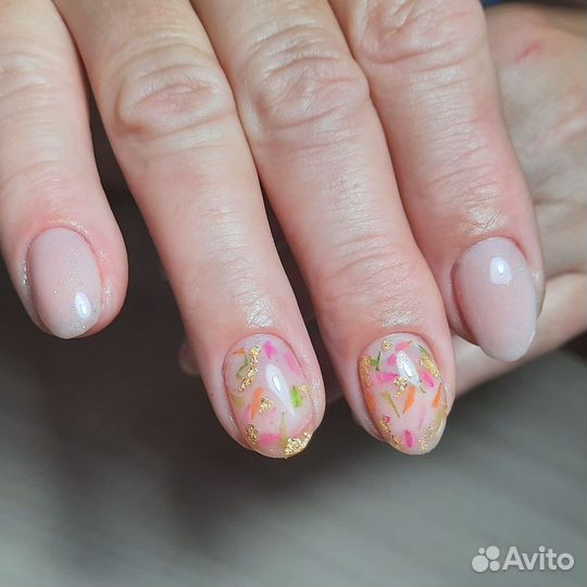 Модель на маникюр