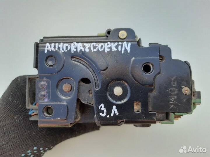 Замок задний левый Skoda Octavia A4 Golf 4