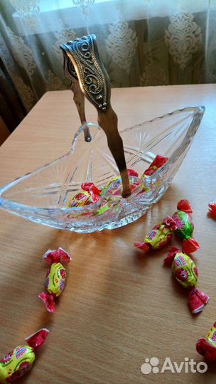 Ваза конфетница хрустальная с мельхиоровой ручкой