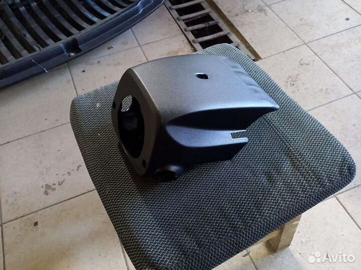 Кожух рулевой колонки Toyota Camry V70