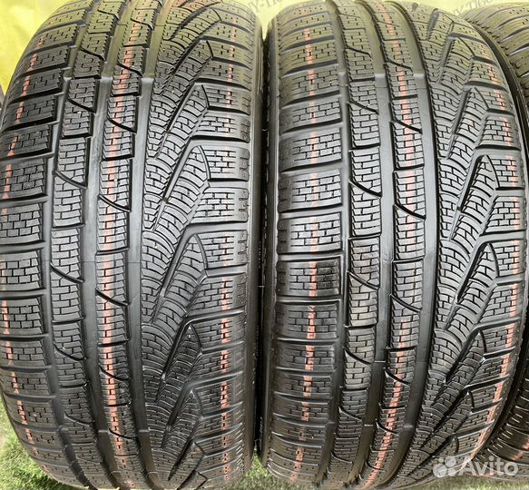 Pirelli Winter Sottozero 240 Serie II 245/35 R20 и 295/30 R20 97V