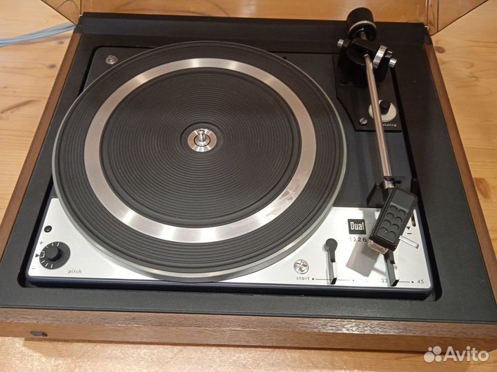 Проигрыватель винила dual 1226