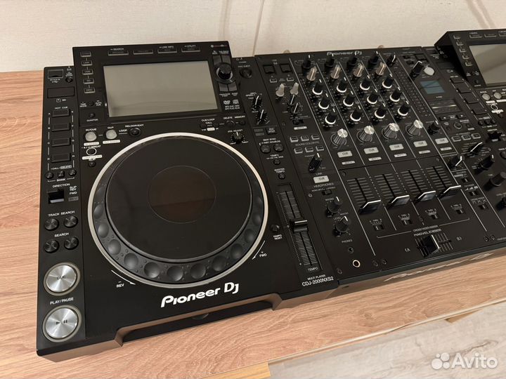 Pioneer CDJ-2000 nexus 2 + DJM-900NXS2